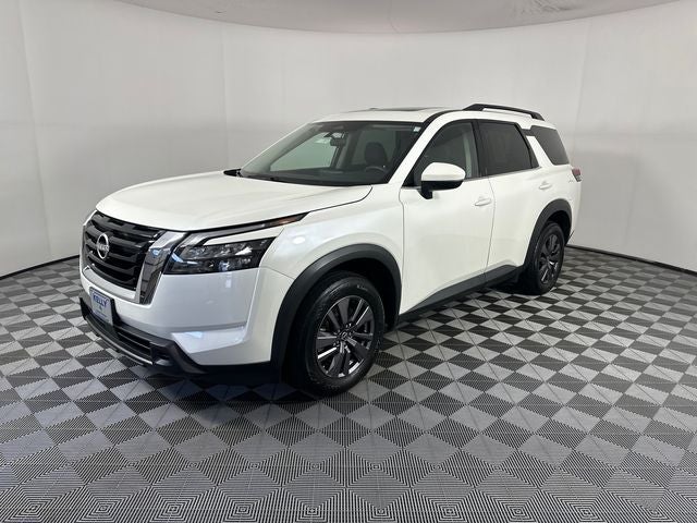 2023 Nissan Pathfinder SV Premium Package