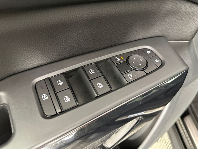 2023 Nissan Pathfinder SV Premium Package