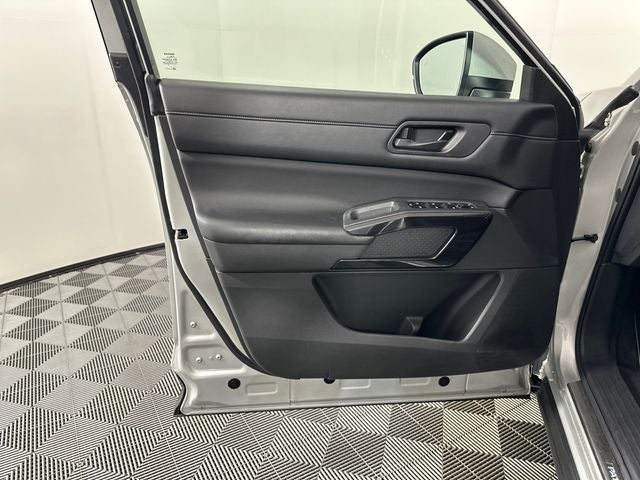 2023 Nissan Pathfinder SV Premium Package