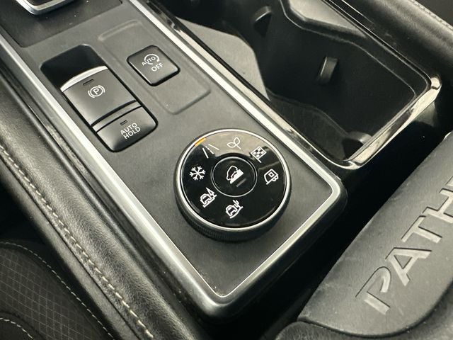 2023 Nissan Pathfinder SV Premium Package