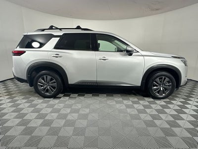 2023 Nissan Pathfinder SV Premium Package