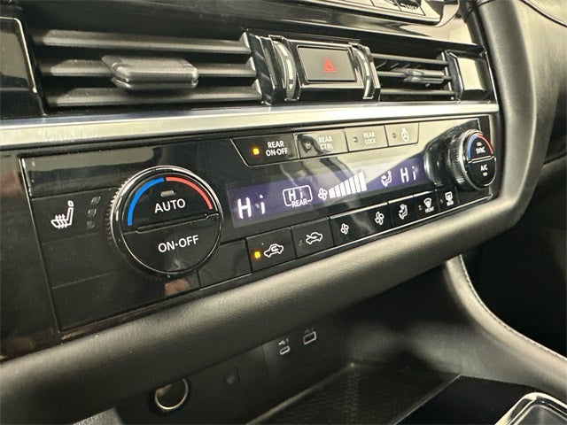 2023 Nissan Pathfinder SL Premium Package