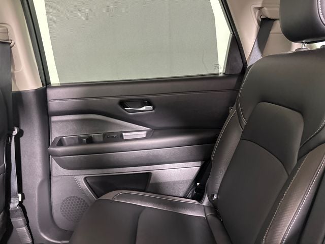 2023 Nissan Pathfinder SL Premium Package