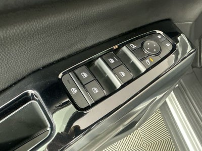 2023 Nissan Pathfinder SL Premium Package