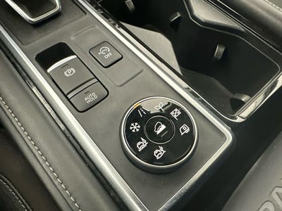 2023 Nissan Pathfinder SL Premium Package
