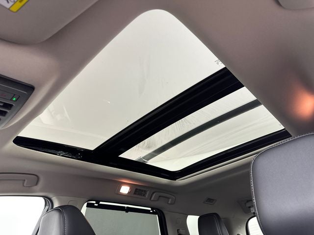 2023 Nissan Pathfinder SL Premium Package