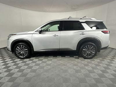 2023 Nissan Pathfinder SL Premium Package