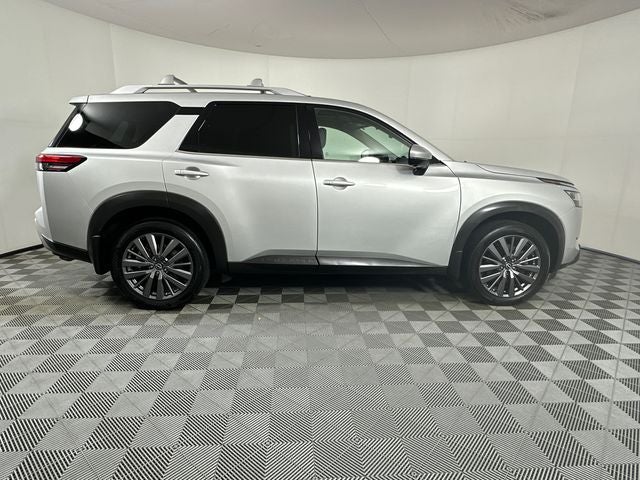 2023 Nissan Pathfinder SL Premium Package