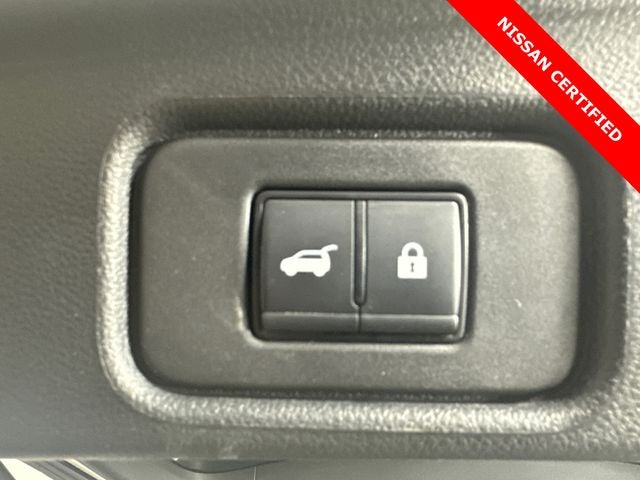 2023 Nissan Pathfinder SL Premium Package