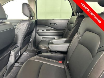 2023 Nissan Pathfinder SL Premium Package