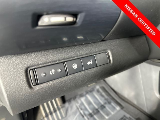 2023 Nissan Pathfinder SL Premium Package