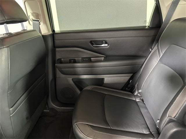 2023 Nissan Pathfinder SL Premium Package