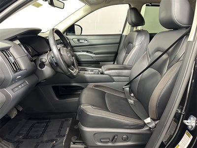 2023 Nissan Pathfinder SL Premium Package
