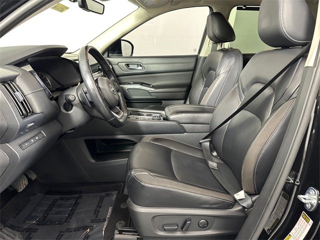 2023 Nissan Pathfinder SL Premium Package