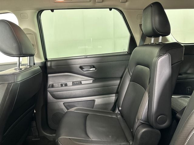 2023 Nissan Pathfinder SL Premium Package