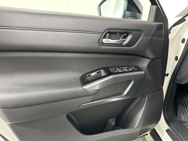 2023 Nissan Pathfinder SL Premium Package