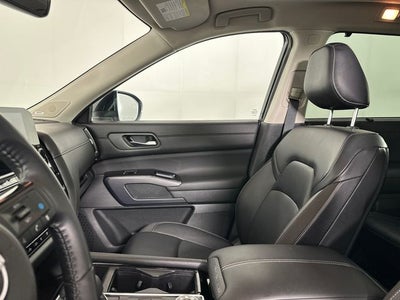 2023 Nissan Pathfinder SL Premium Package