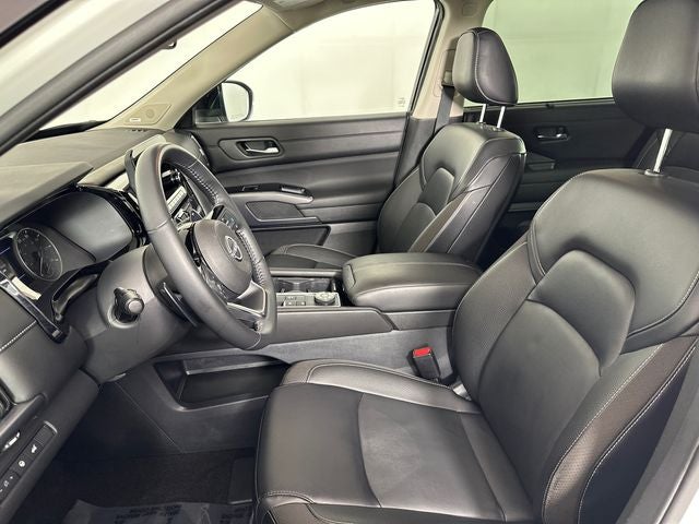 2023 Nissan Pathfinder SL Premium Package