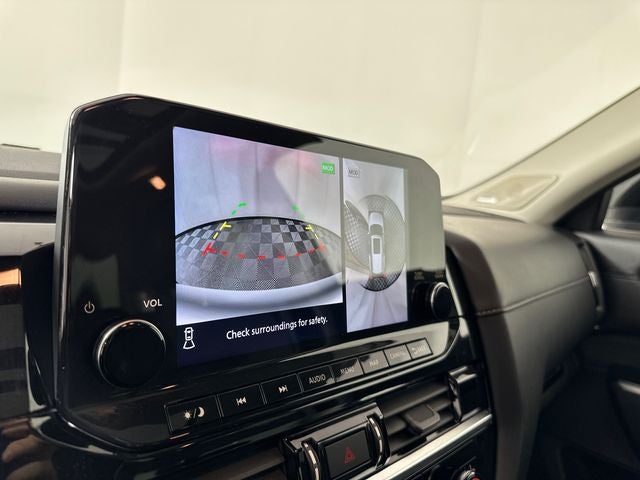 2023 Nissan Pathfinder SL Premium Package