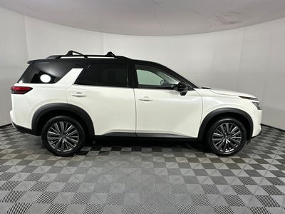 2023 Nissan Pathfinder SL Premium Package
