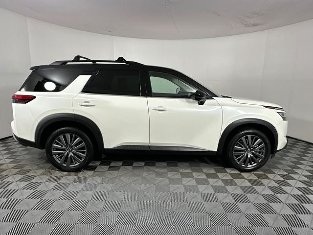 2023 Nissan Pathfinder SL Premium Package