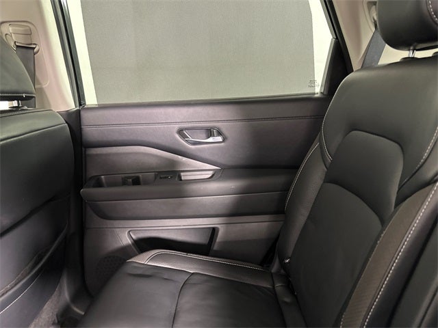 2023 Nissan Pathfinder SL Premium Package