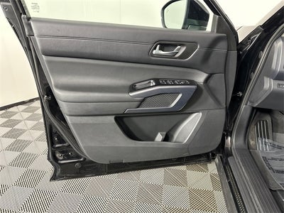 2023 Nissan Pathfinder SL Premium Package