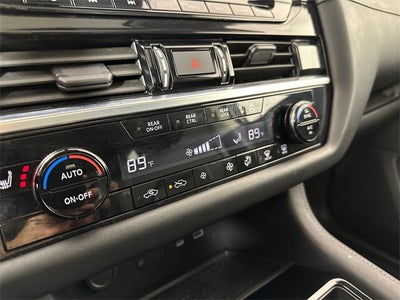 2023 Nissan Pathfinder SL Premium Package