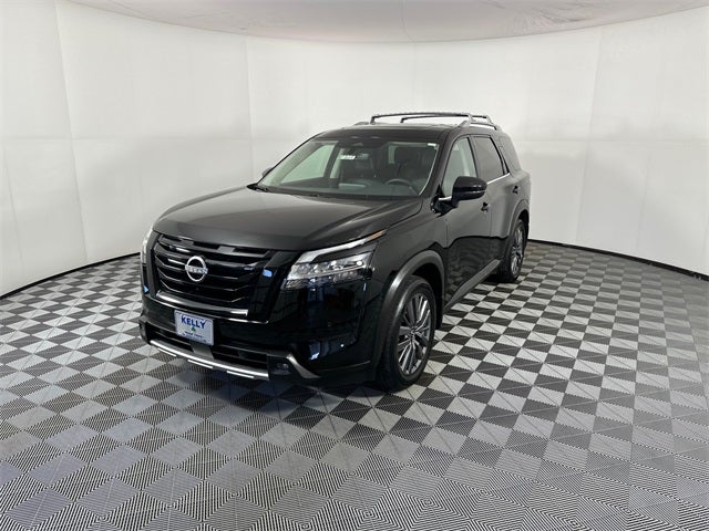 2023 Nissan Pathfinder SL Premium Package
