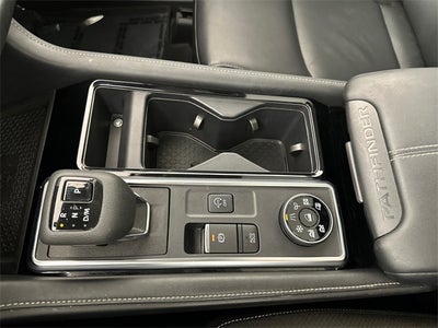 2023 Nissan Pathfinder SL Premium Package