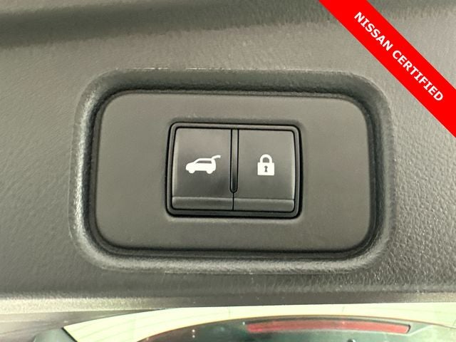 2023 Nissan Pathfinder SL Premium Package