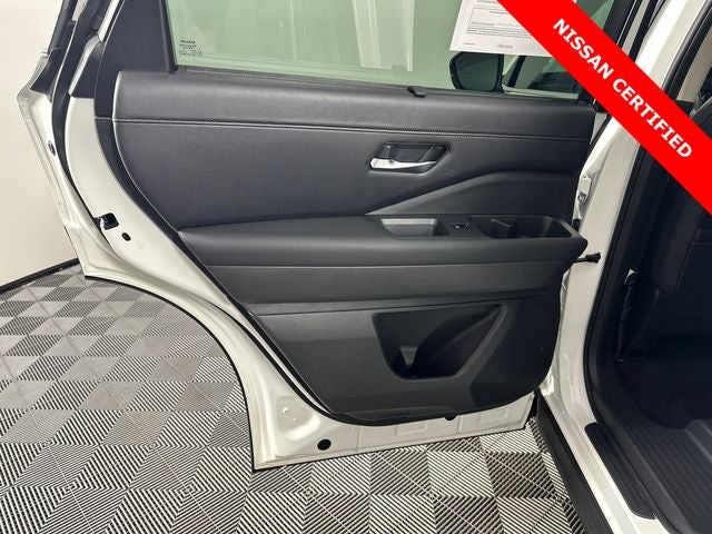 2024 Nissan Pathfinder SL Premium Package