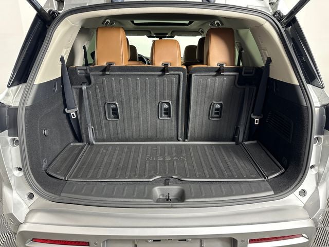 2023 Nissan Pathfinder Platinum Captain Chairs Package