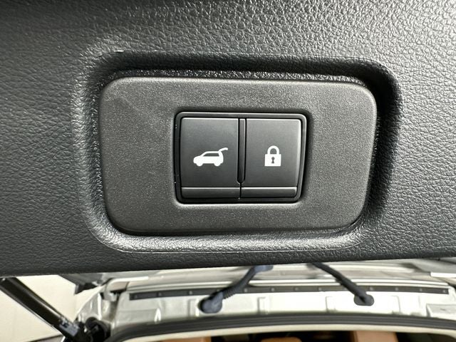 2023 Nissan Pathfinder Platinum Captain Chairs Package