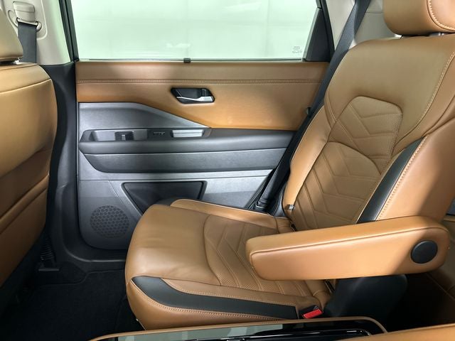 2023 Nissan Pathfinder Platinum Captain Chairs Package