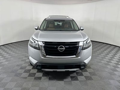 2023 Nissan Pathfinder Platinum Captain Chairs Package