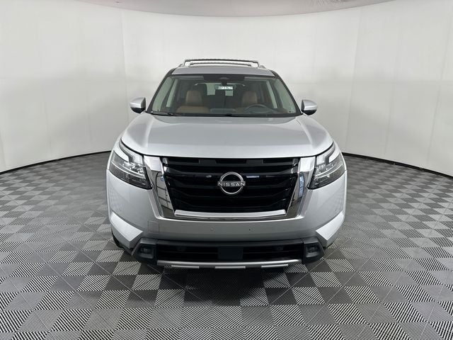 2023 Nissan Pathfinder Platinum Captain Chairs Package