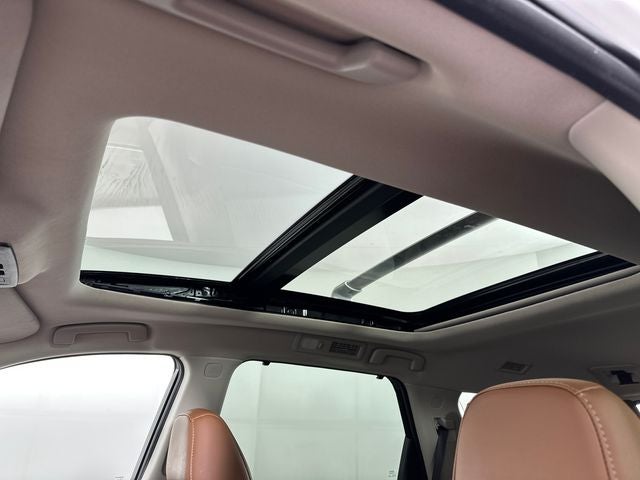 2023 Nissan Pathfinder Platinum Captain Chairs Package