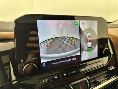 2023 Nissan Pathfinder Platinum Captain Chairs Package