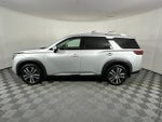 2023 Nissan Pathfinder Platinum Captain Chairs Package