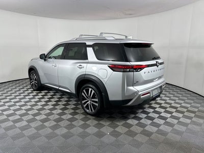 2023 Nissan Pathfinder Platinum Captain Chairs Package