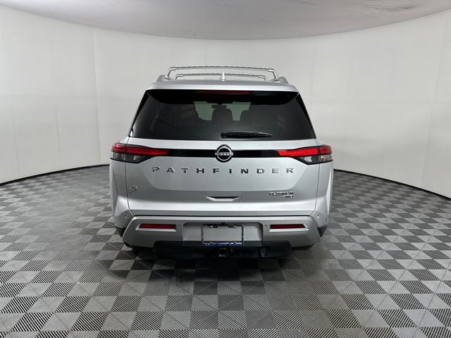 2023 Nissan Pathfinder Platinum Captain Chairs Package