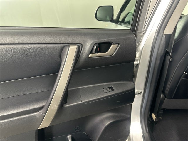 2011 Toyota Highlander SE