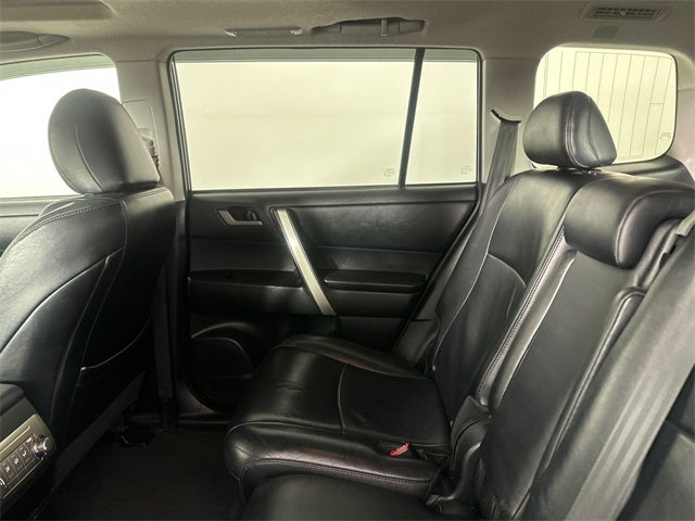 2011 Toyota Highlander SE