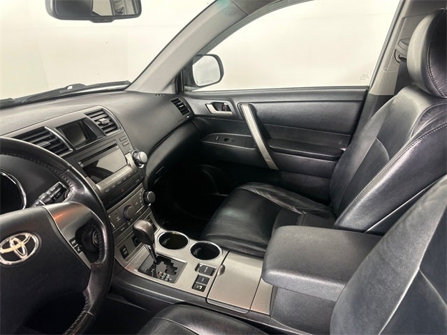 2011 Toyota Highlander SE