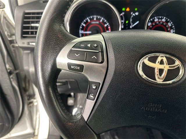 2011 Toyota Highlander SE