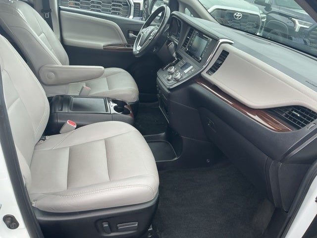 2018 Toyota Sienna Limited Premium 7 Passenger