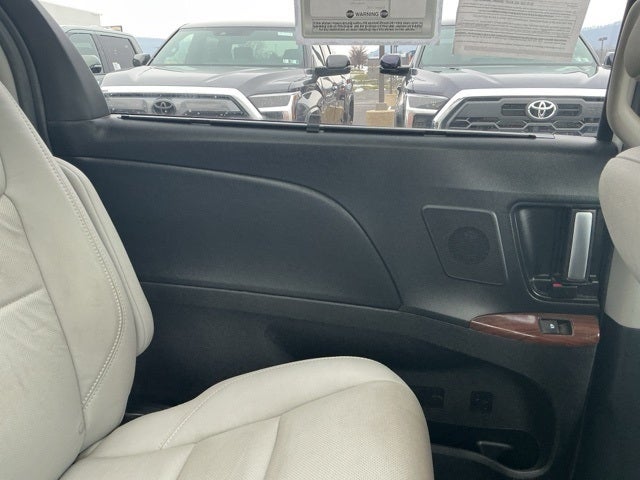 2018 Toyota Sienna Limited Premium 7 Passenger
