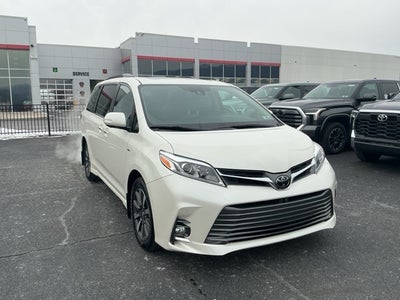 2018 Toyota Sienna Limited Premium 7 Passenger