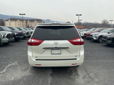 2018 Toyota Sienna Limited Premium 7 Passenger